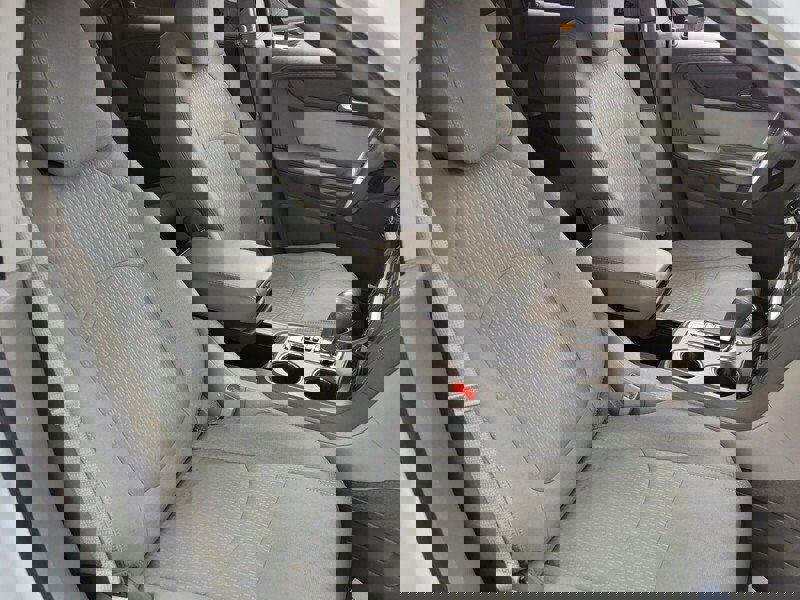 Used 2016 GMC Acadia SLE image 15