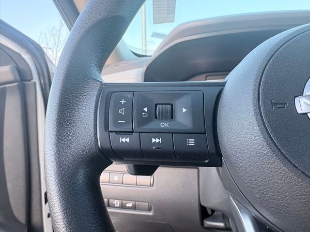 Used 2024 Nissan Rogue SV image 13