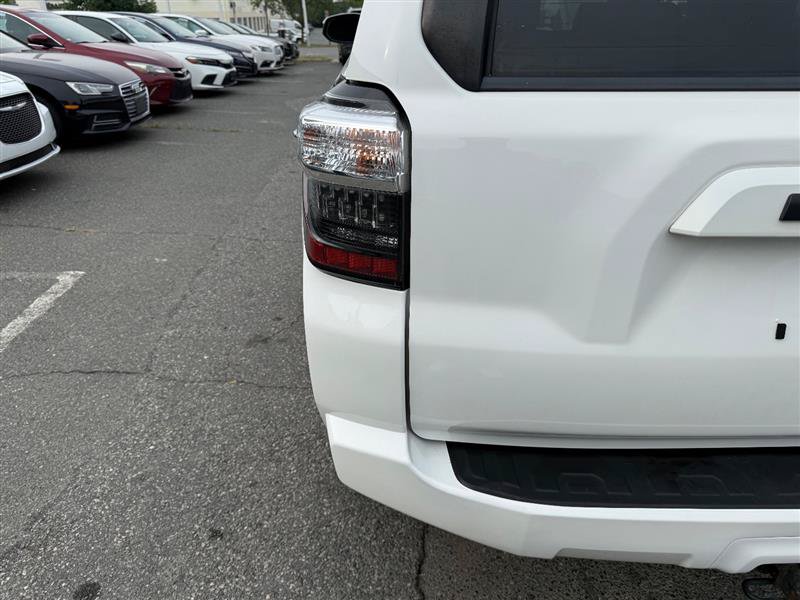 Used 2019 Toyota 4Runner SR5 AWD/4WD image 22