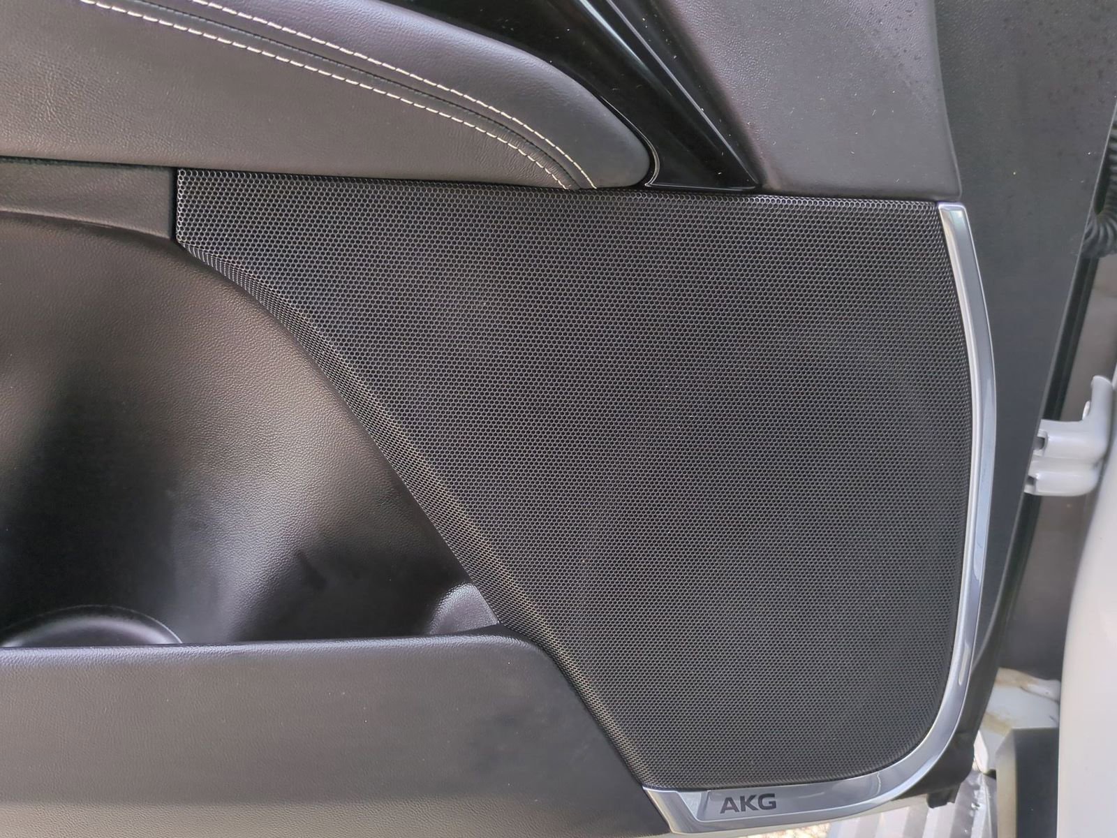 Certified 2025 Cadillac Escalade ESV Sport Platinum image 25