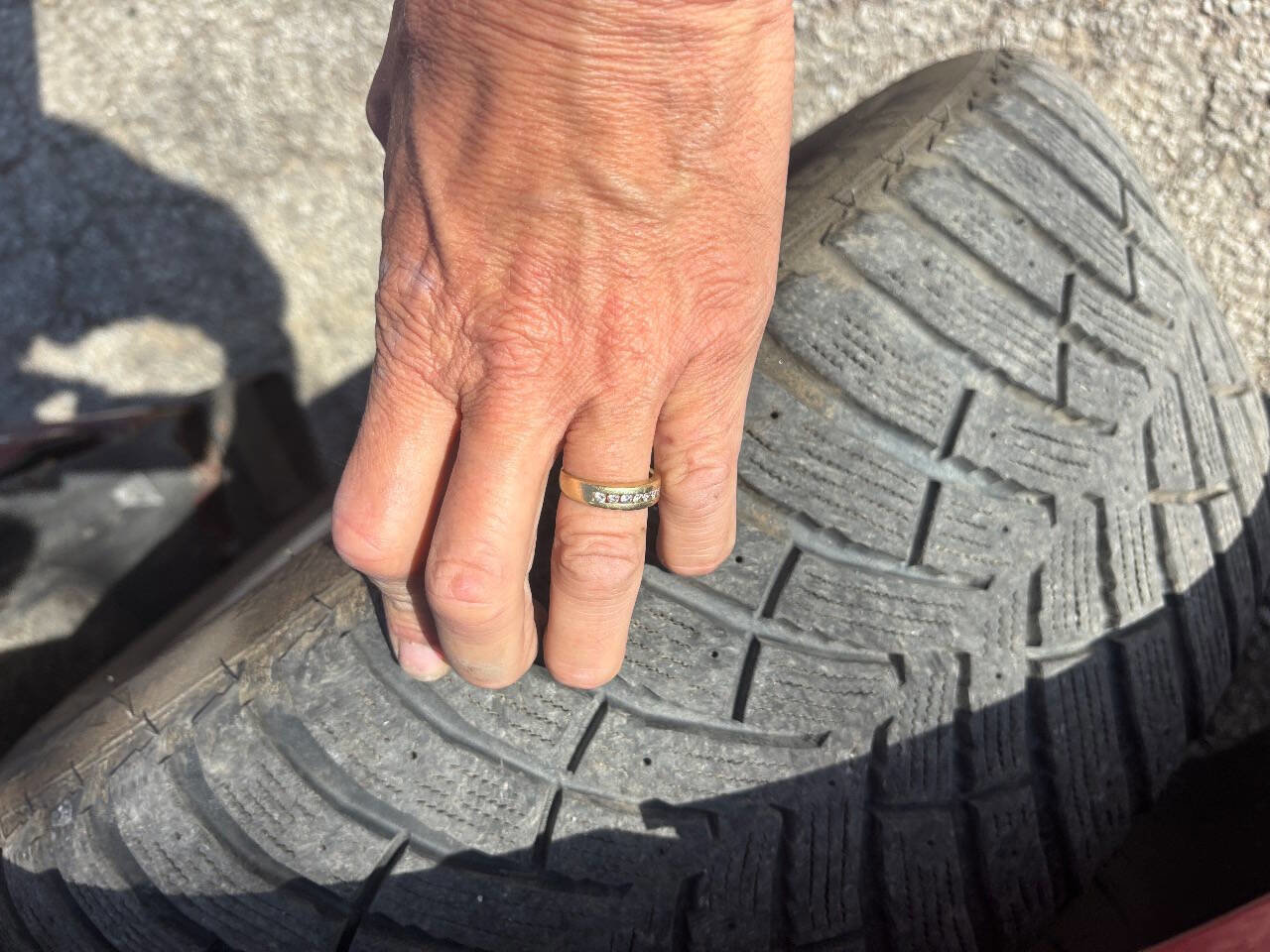 Used 2011 Buick LaCrosse CXL w/ Entertainment Package image 19