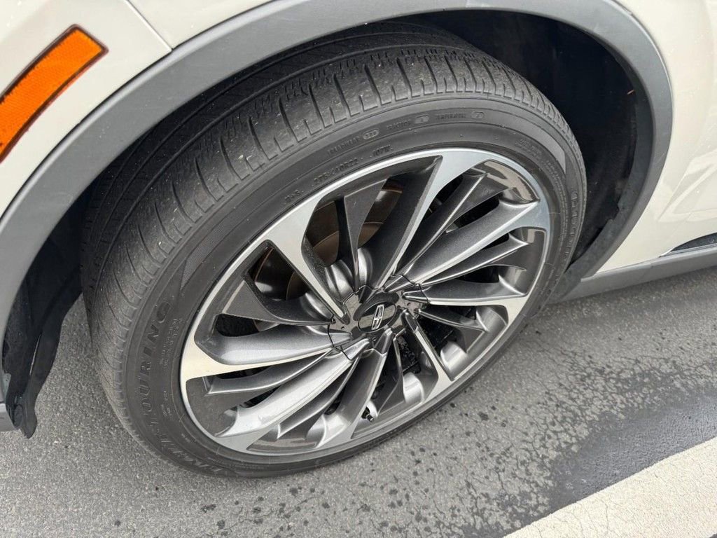 Used 2020 Lincoln Aviator Reserve w/ Equipment Group 202A image 4