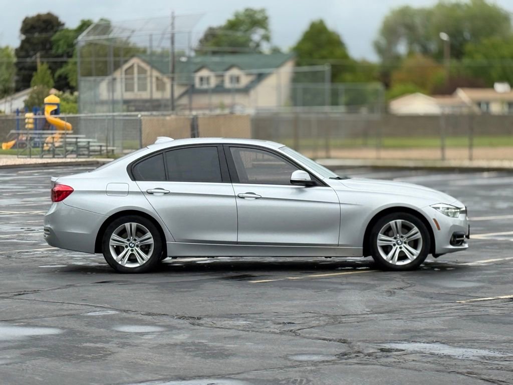Used 2016 BMW 328i xDrive Sedan AWD/4WD image 4