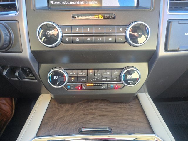 Used 2021 Ford Expedition Platinum image 20