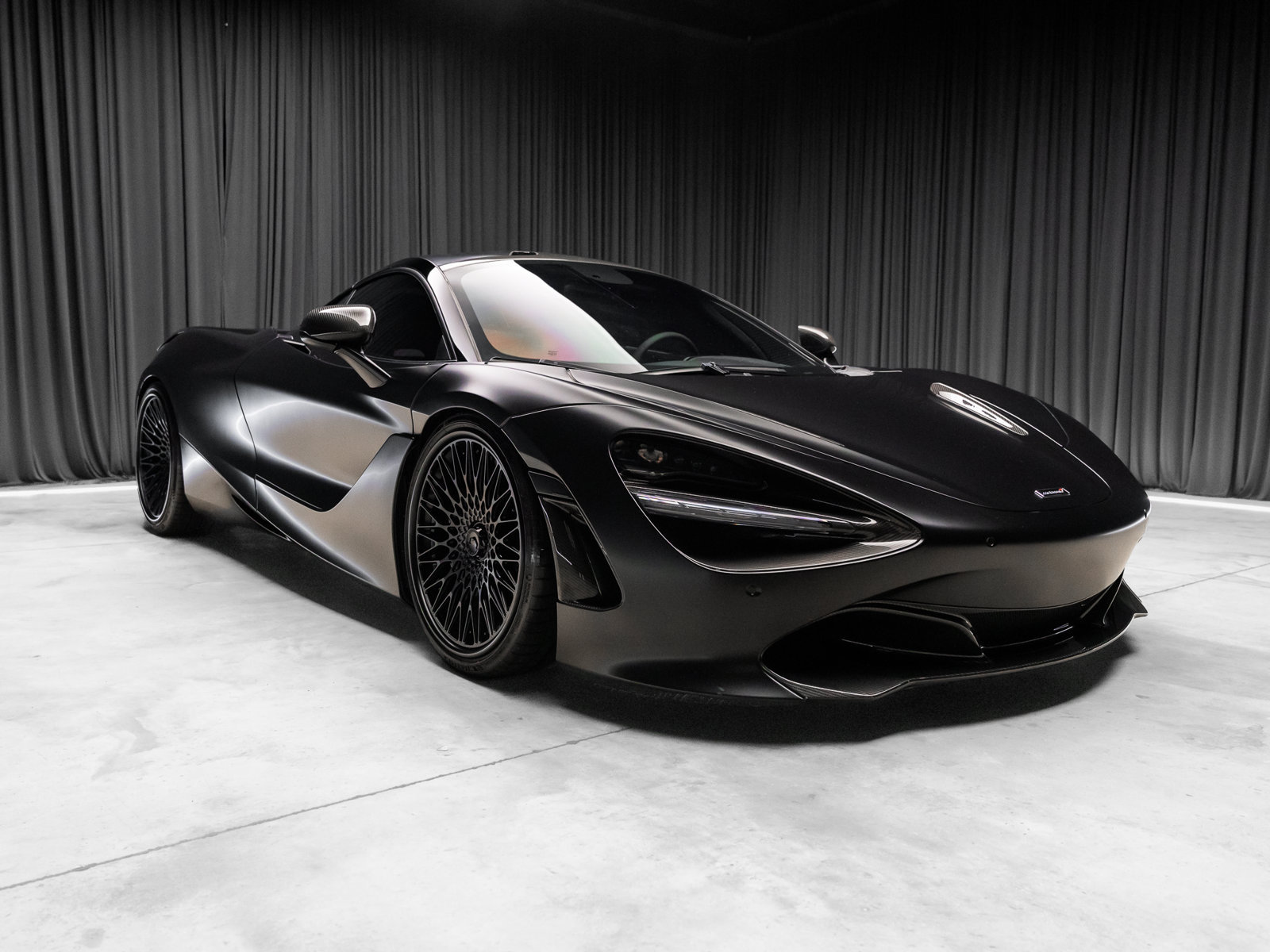 Used 2018 McLaren 720S RWD image 20