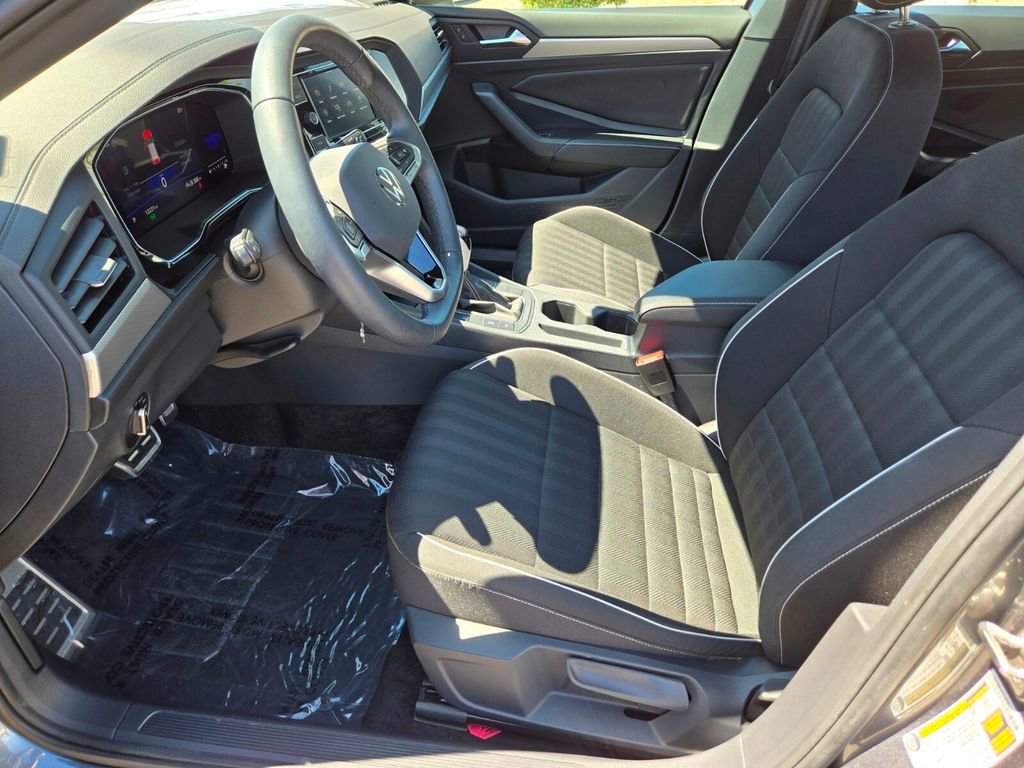 Certified 2024 Volkswagen Jetta Sport image 8