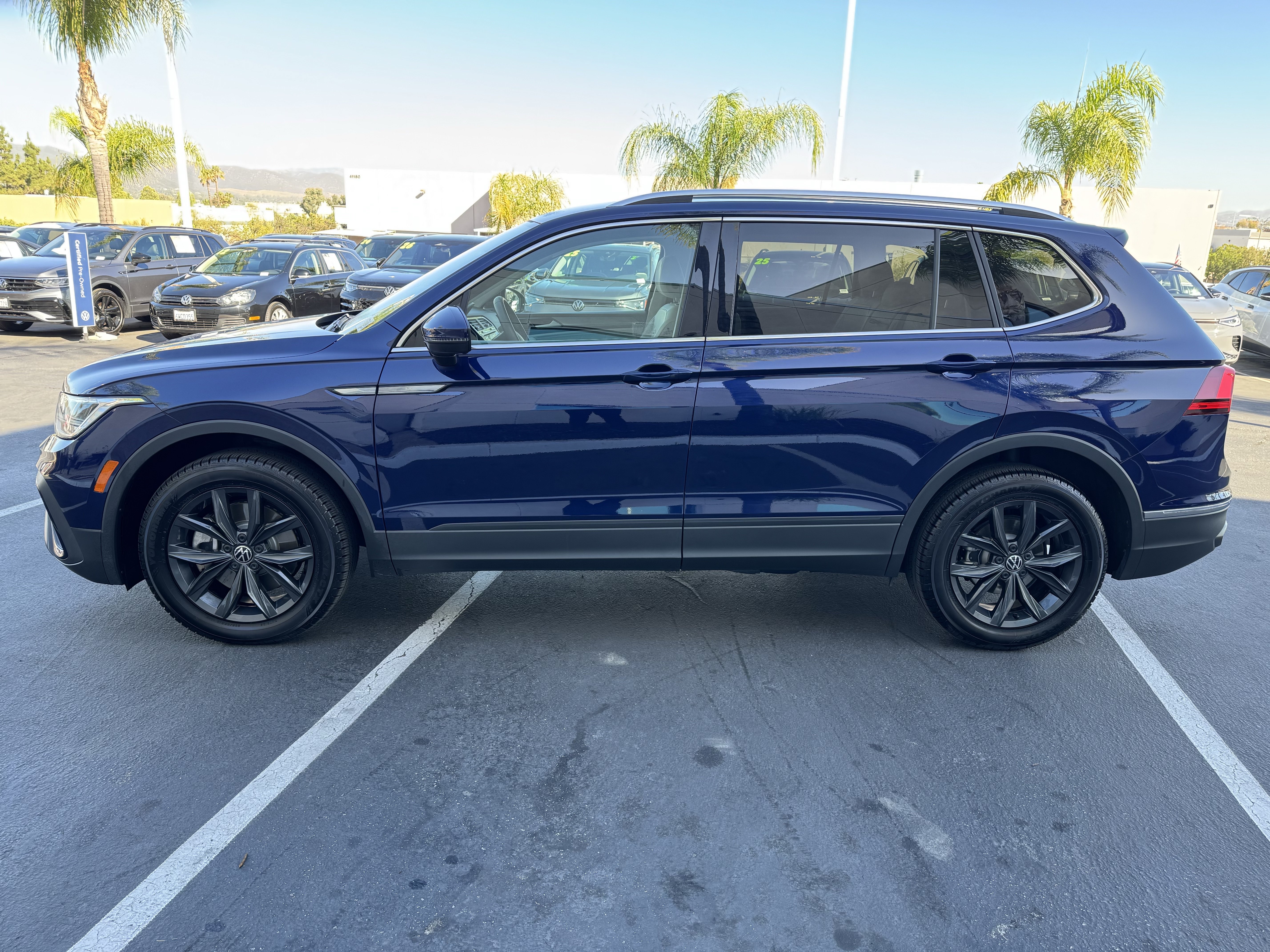 Certified 2024 Volkswagen Tiguan SE FWD image 6