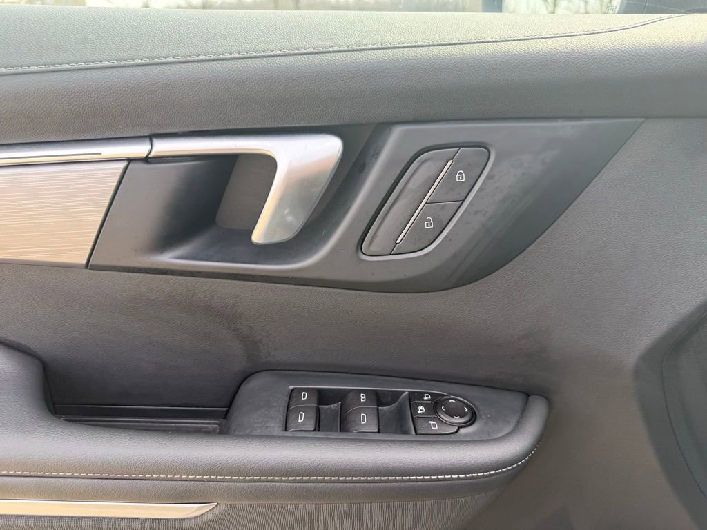 Used 2025 Buick Enclave Preferred w/ LPO, All-Weather Package image 26