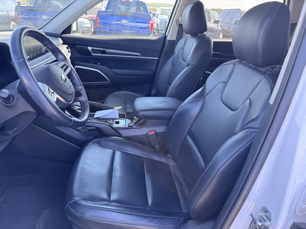 Used 2020 Kia Telluride S w/ S 8 Passenger Seating Package AWD/4WD image 11