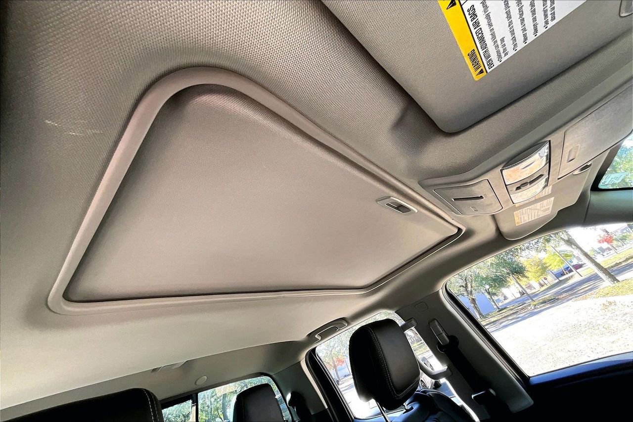 Used 2024 Nissan Frontier SL w/ Technology Package image 24