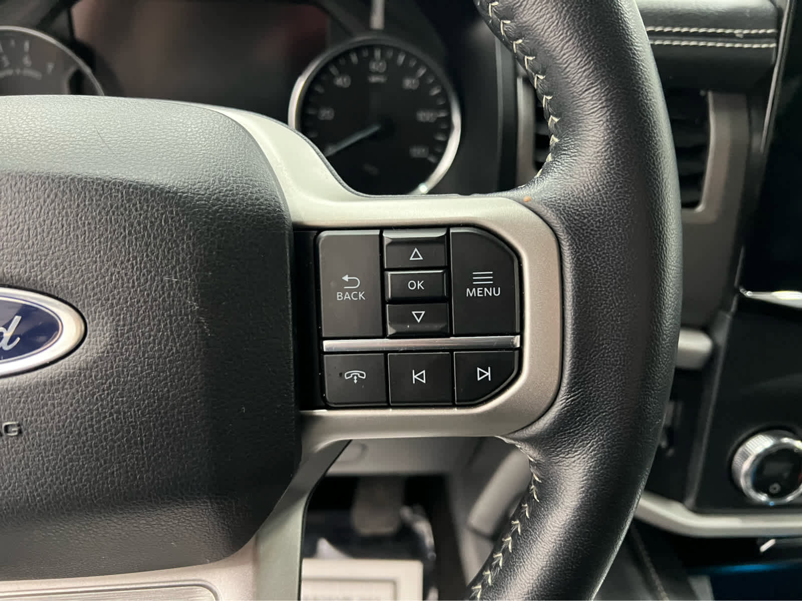 Used 2022 Ford Expedition XLT image 18