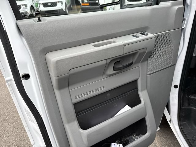 New 2027 Ford E-350 and Econoline 350 Super Duty w/ Driver's Safety Package RWD image 19