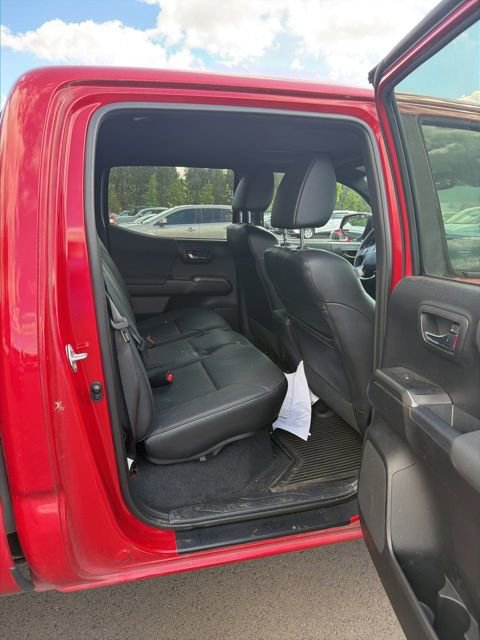 Used 2021 Toyota Tacoma TRD Off-Road w/ TRD Premium Off Road Package AWD/4WD image 10