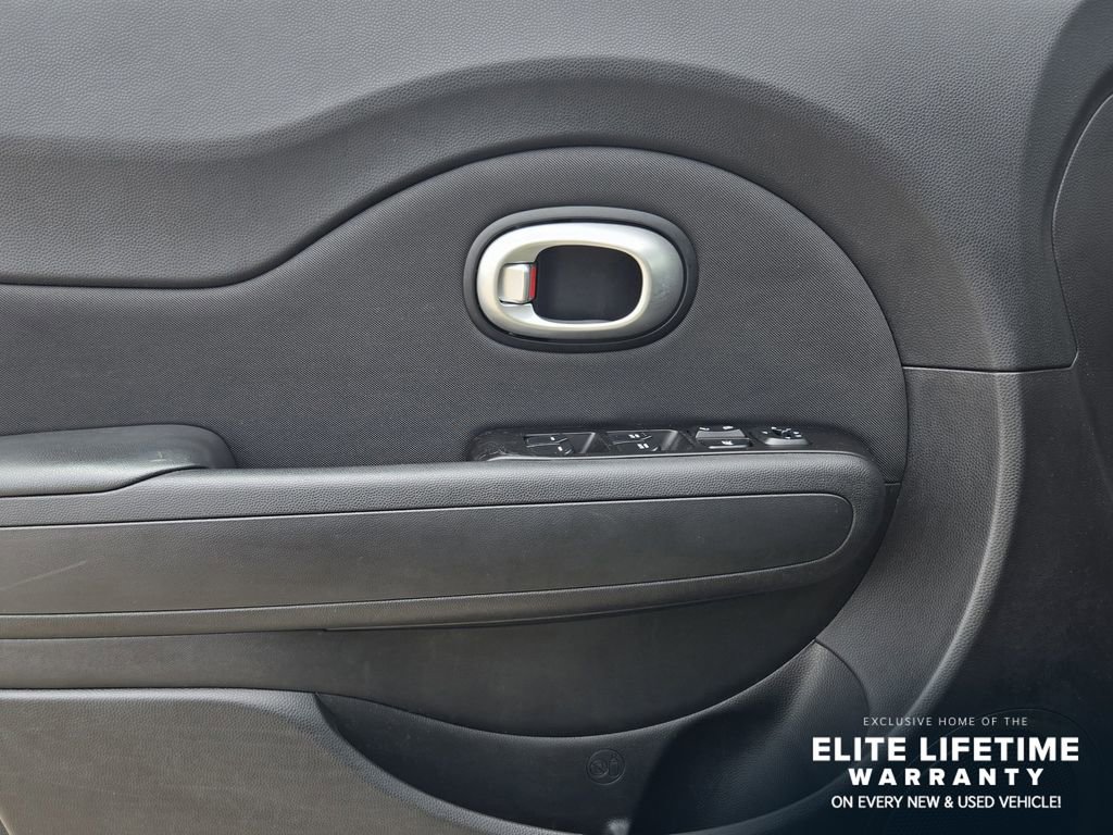 Used 2014 Kia Soul + FWD image 22