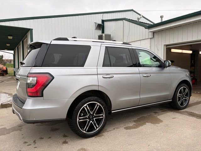 Used 2021 Ford Expedition Limited image 4