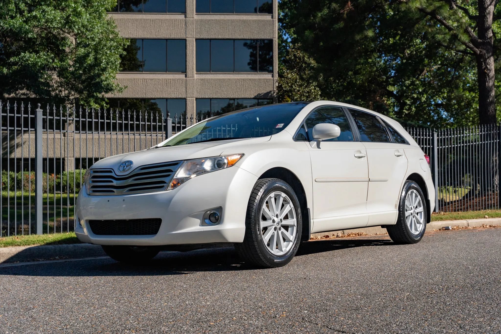 Used 2011 Toyota Venza FWD image 1