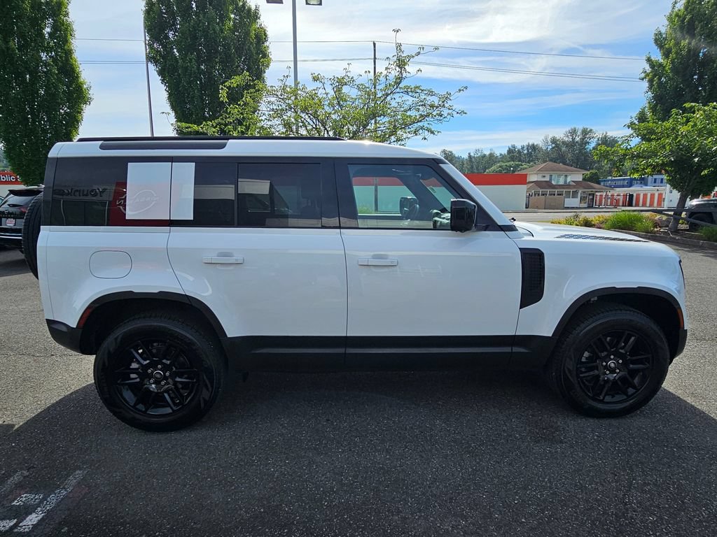 Used 2025 Land Rover Defender 110 S AWD/4WD image 4