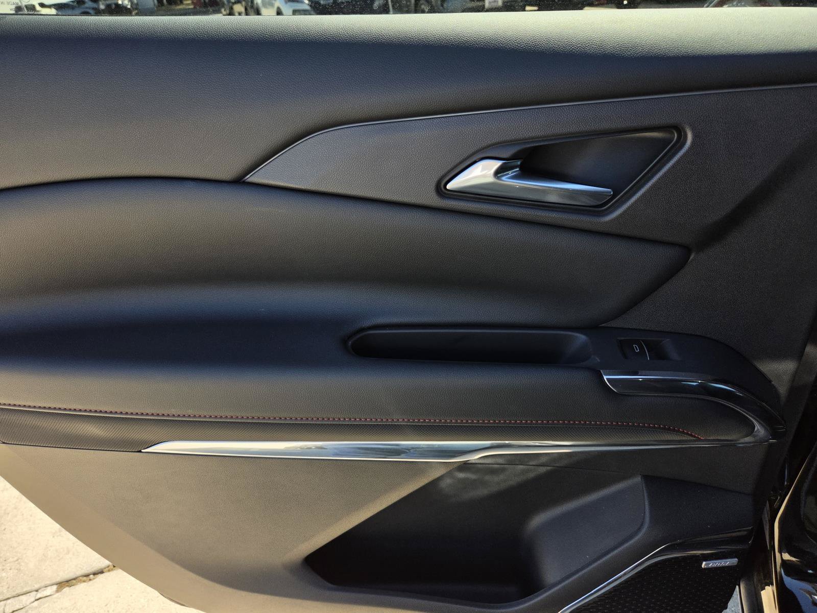 Used 2026 Chevrolet Traverse RS FWD image 16