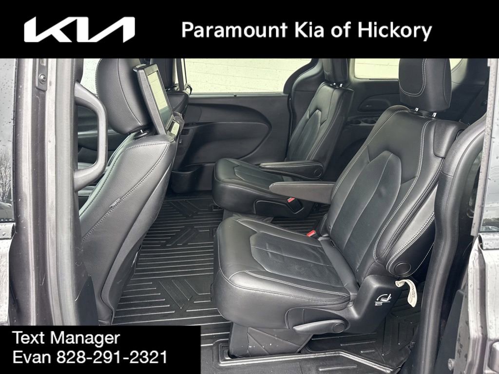 Used 2020 Chrysler Pacifica Touring-L Plus image 14