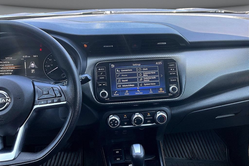 Used 2023 Nissan Kicks SV FWD image 9