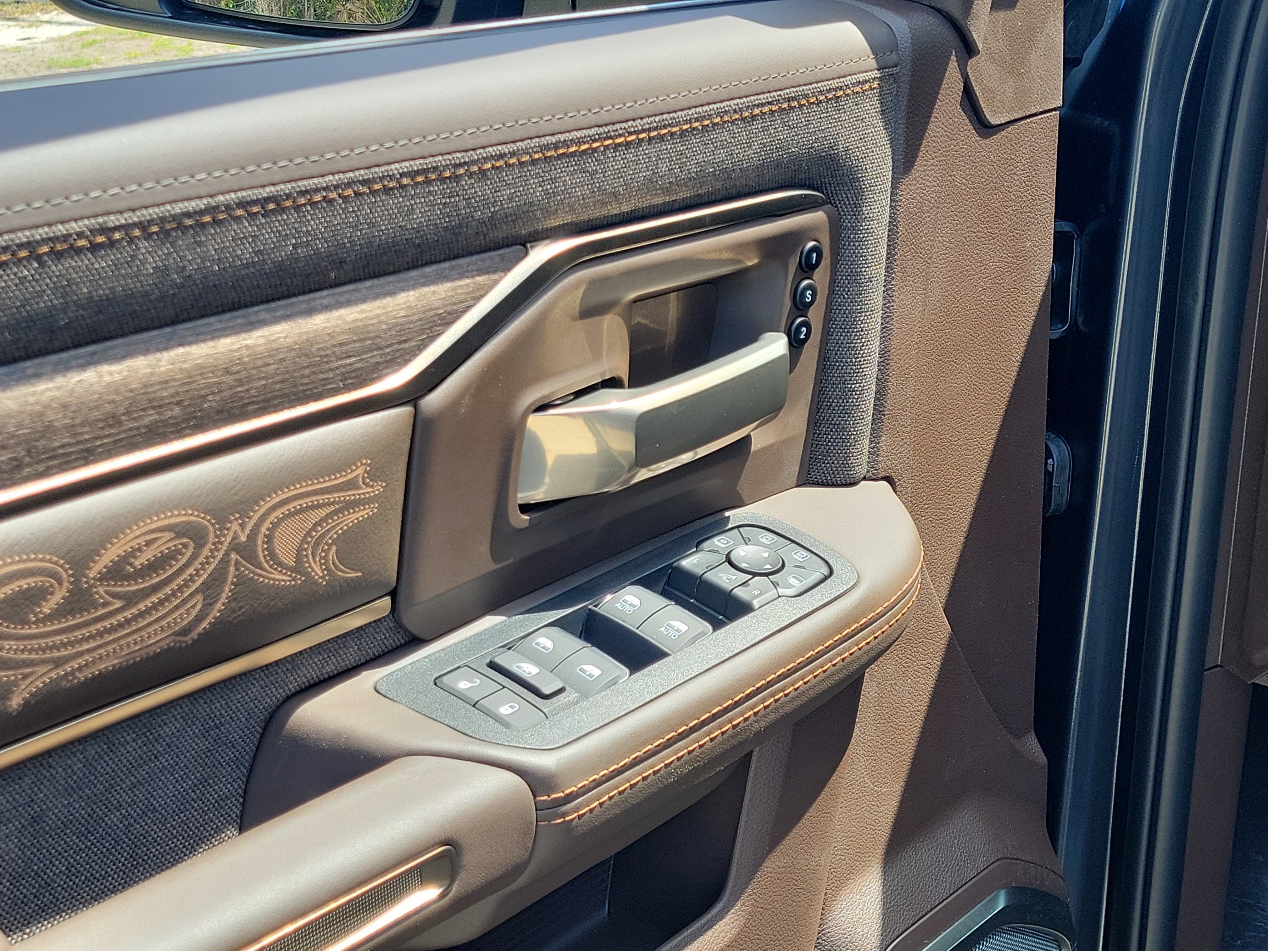 New 2026 RAM 2500 Limited AWD/4WD image 17