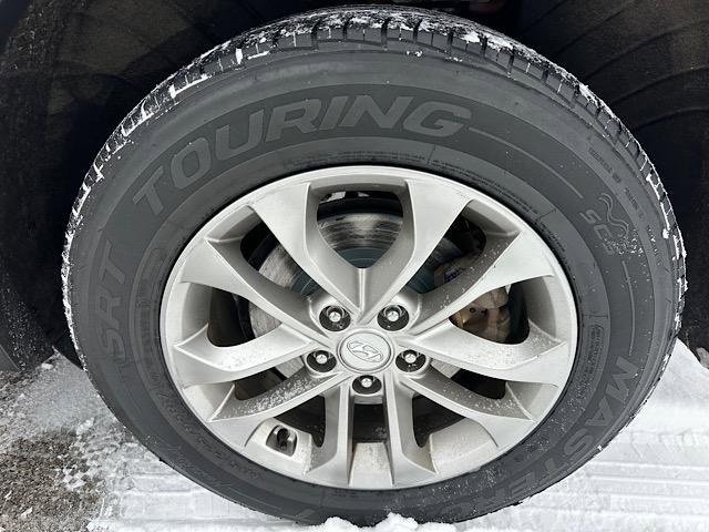 Used 2019 Hyundai Santa Fe SE image 32