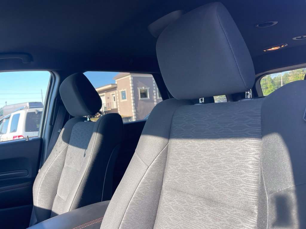 Used 2025 Dodge Durango GT AWD/4WD image 9