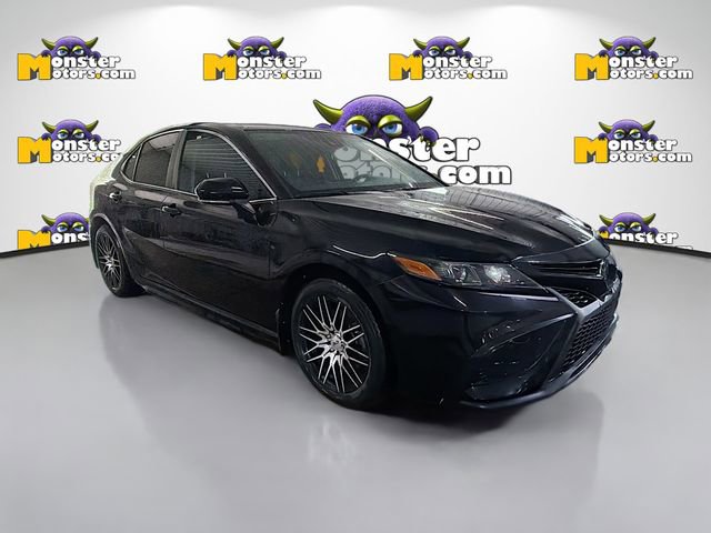 Used 2021 Toyota Camry SE FWD image 3
