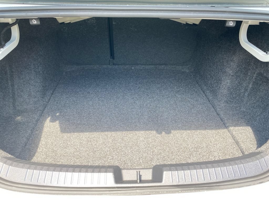 Used 2023 Volkswagen Jetta SE FWD image 15