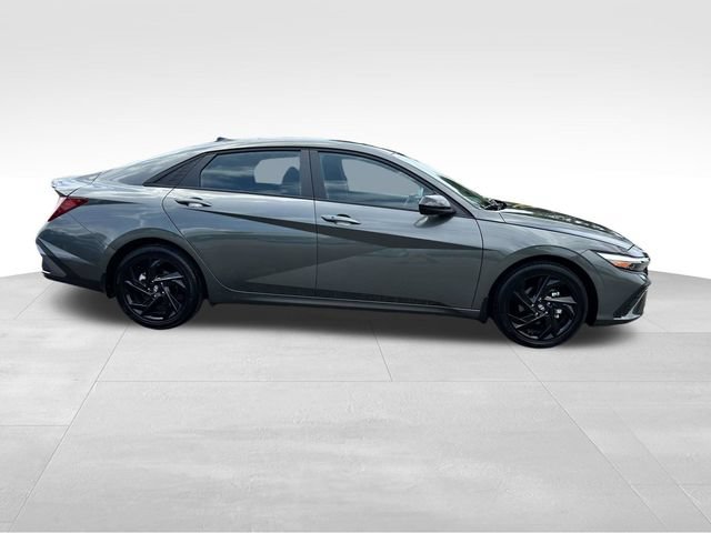 Certified 2026 Hyundai Elantra Sport FWD image 2