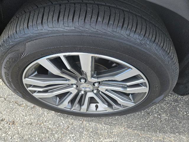 Certified 2018 Ford Explorer Platinum AWD/4WD image 9