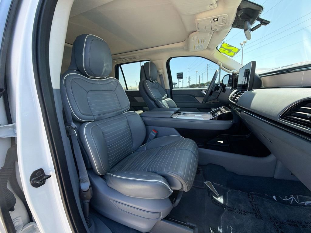 Used 2023 Lincoln Navigator Black Label AWD/4WD image 35