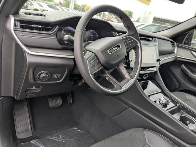New 2026 Jeep Grand Cherokee Altitude AWD/4WD image 18