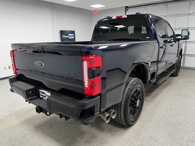 Used 2025 Ford F350 Lariat w/ Black Appearance Package AWD/4WD image 9