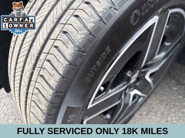 Used 2025 Mercedes-Benz GLC 300 4MATIC image 7