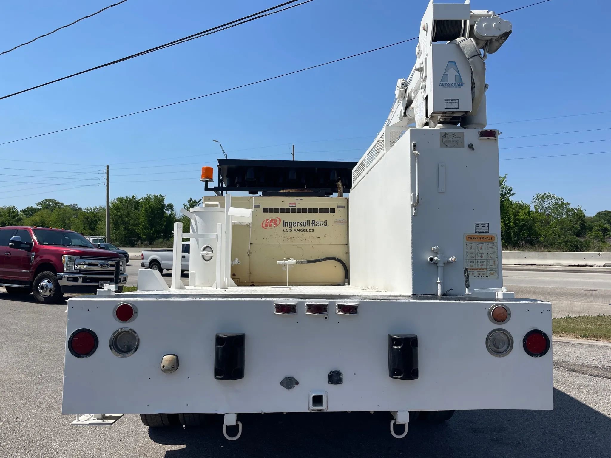 Used 2001 Ford F550 4x4 Regular Cab Super Duty image 4