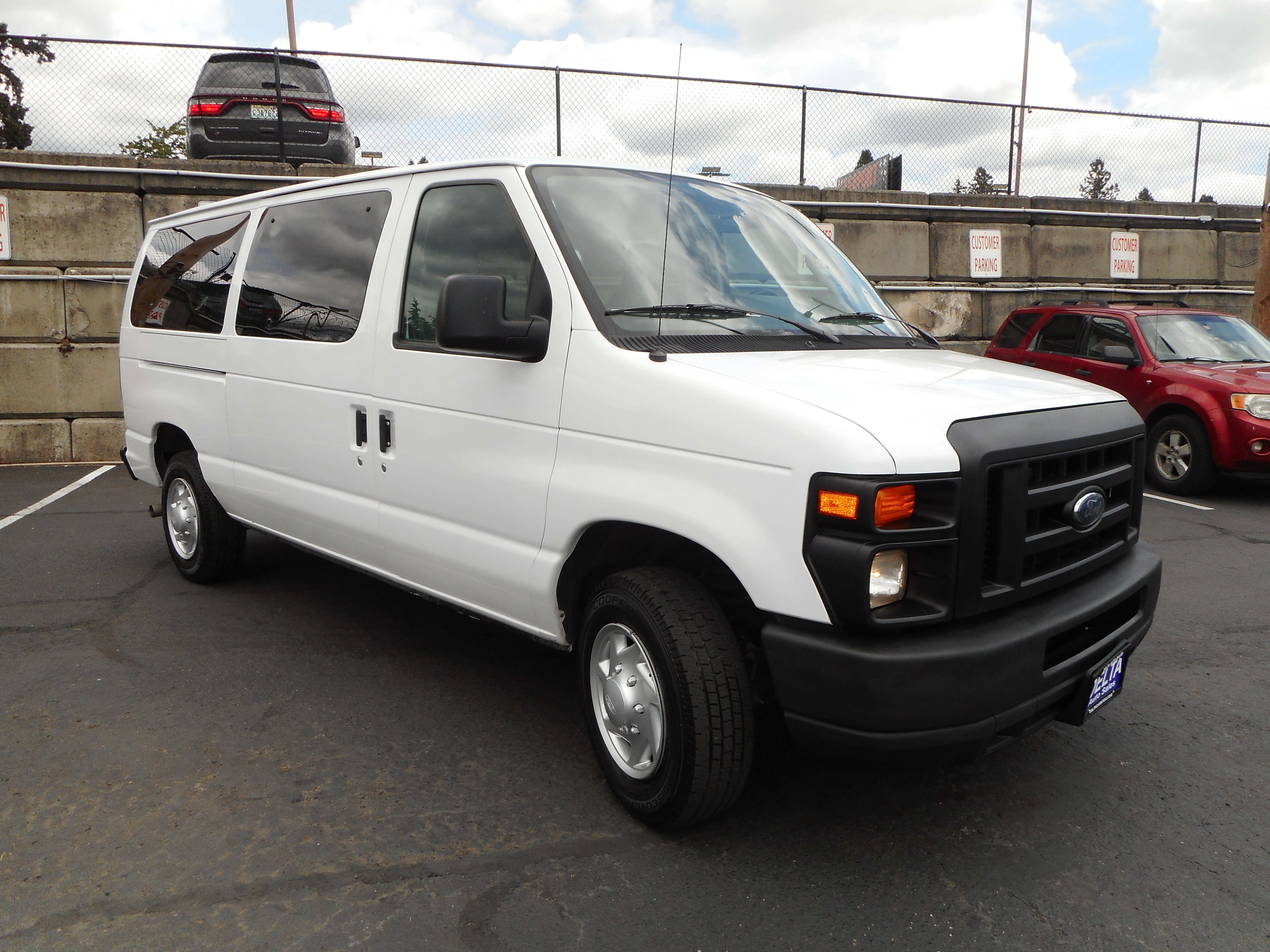 Used 2011 Ford E-150 and Econoline 150 Wagon w/ PWR Windows & Locks Group RWD image 1