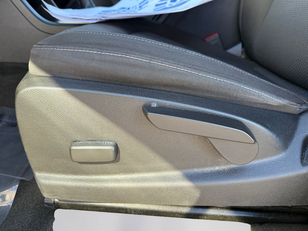 Used 2016 Chevrolet Colorado LT w/ LT Convenience Package image 17