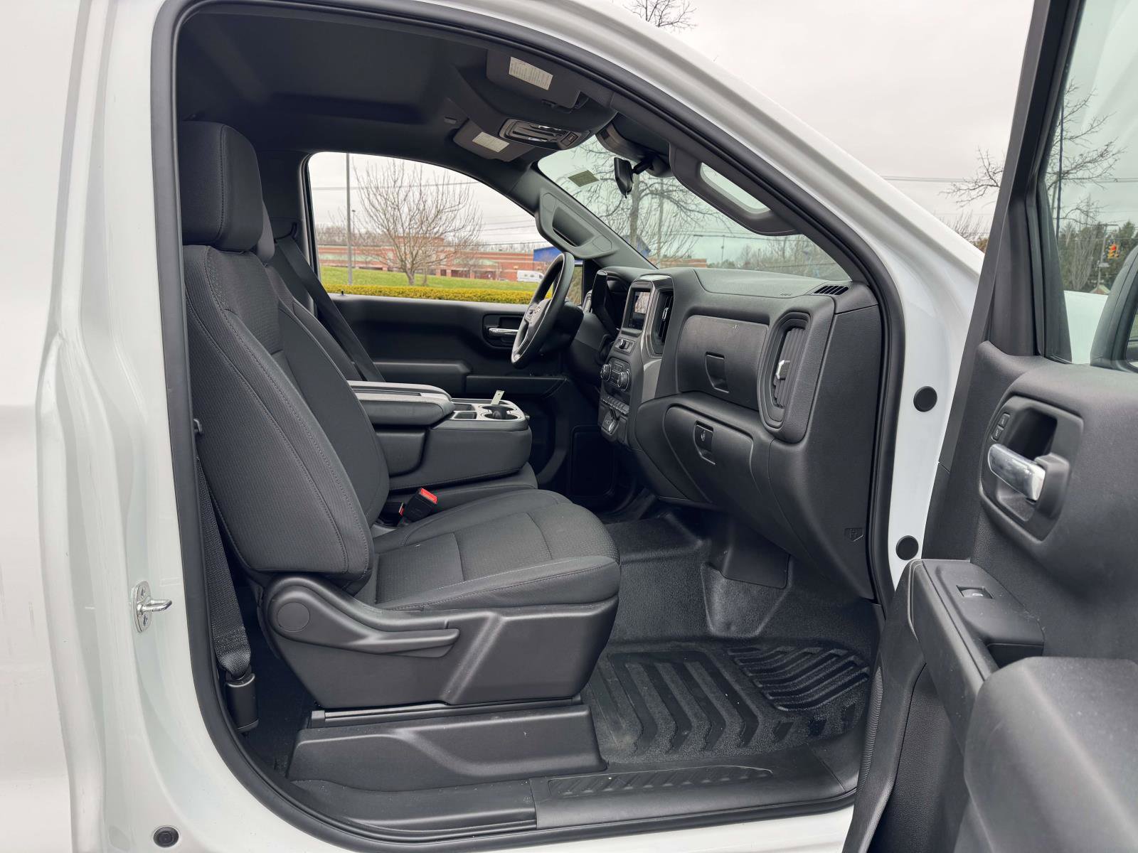 Used 2025 Chevrolet Silverado 1500 W/T image 18