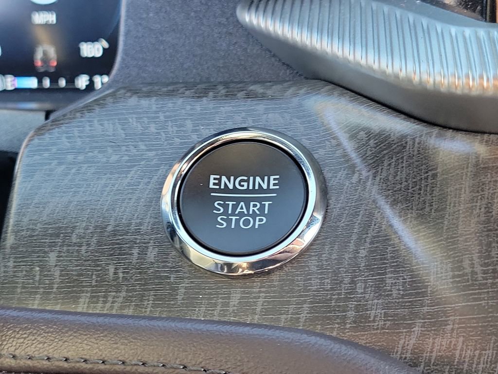 Used 2025 Ford Explorer Platinum image 29