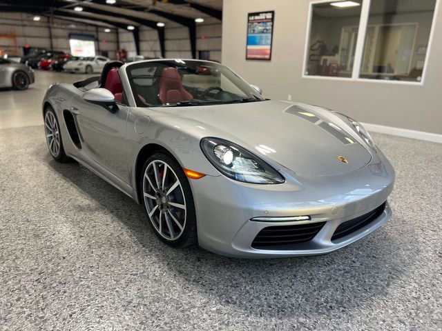 Used 2017 Porsche 718 Boxster S image 12