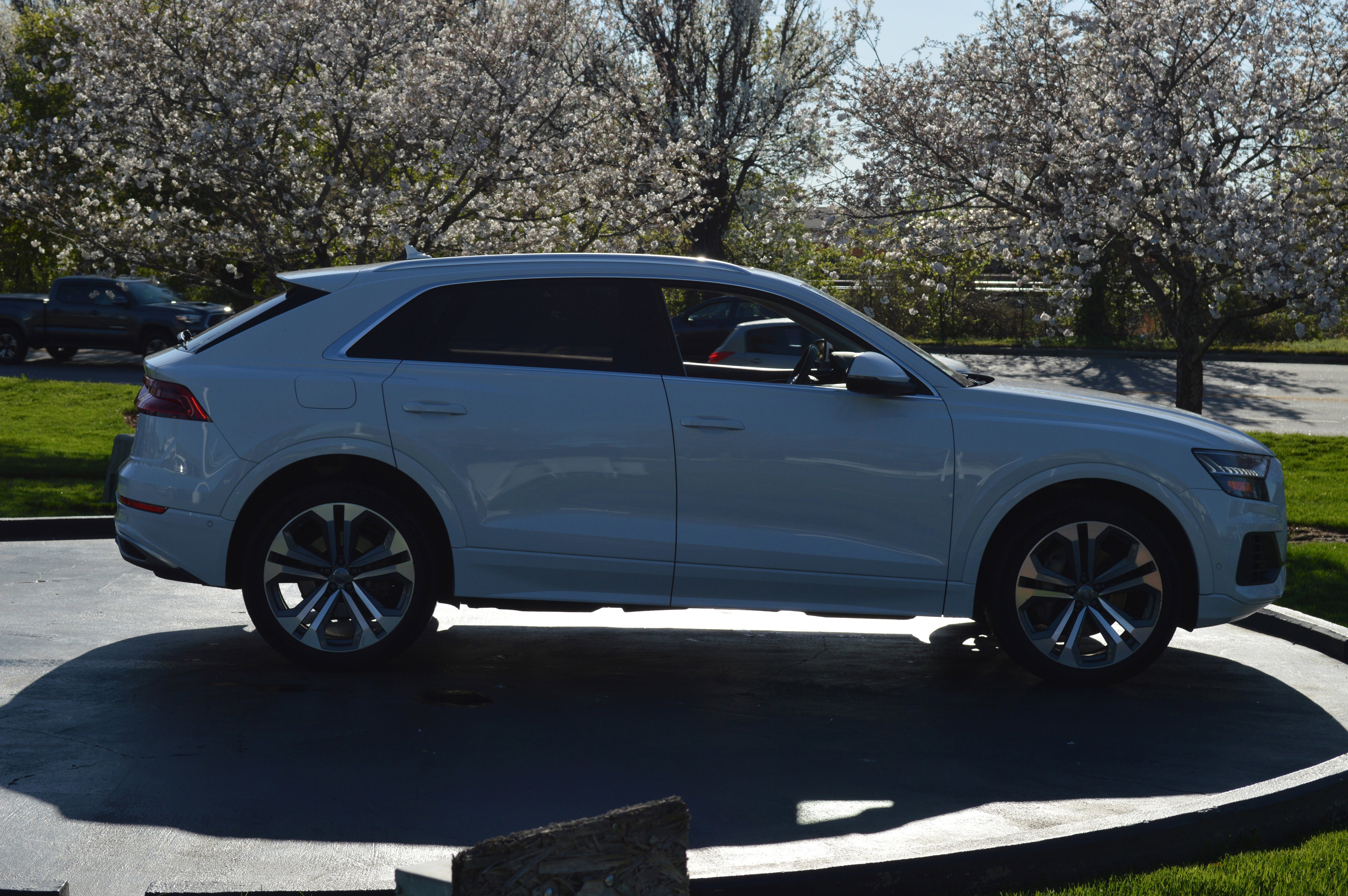 Used 2019 Audi Q8 Prestige w/ Luxury Package image 12