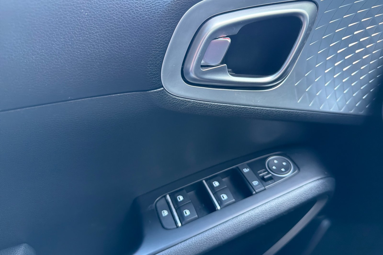 Used 2024 Kia Soul LX FWD image 8