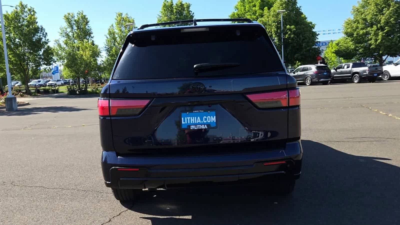 Used 2025 Toyota Sequoia Platinum AWD/4WD image 7