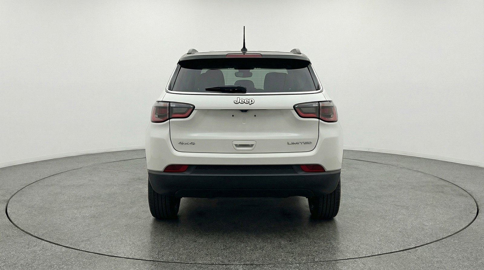 Used 2025 Jeep Compass Limited image 7