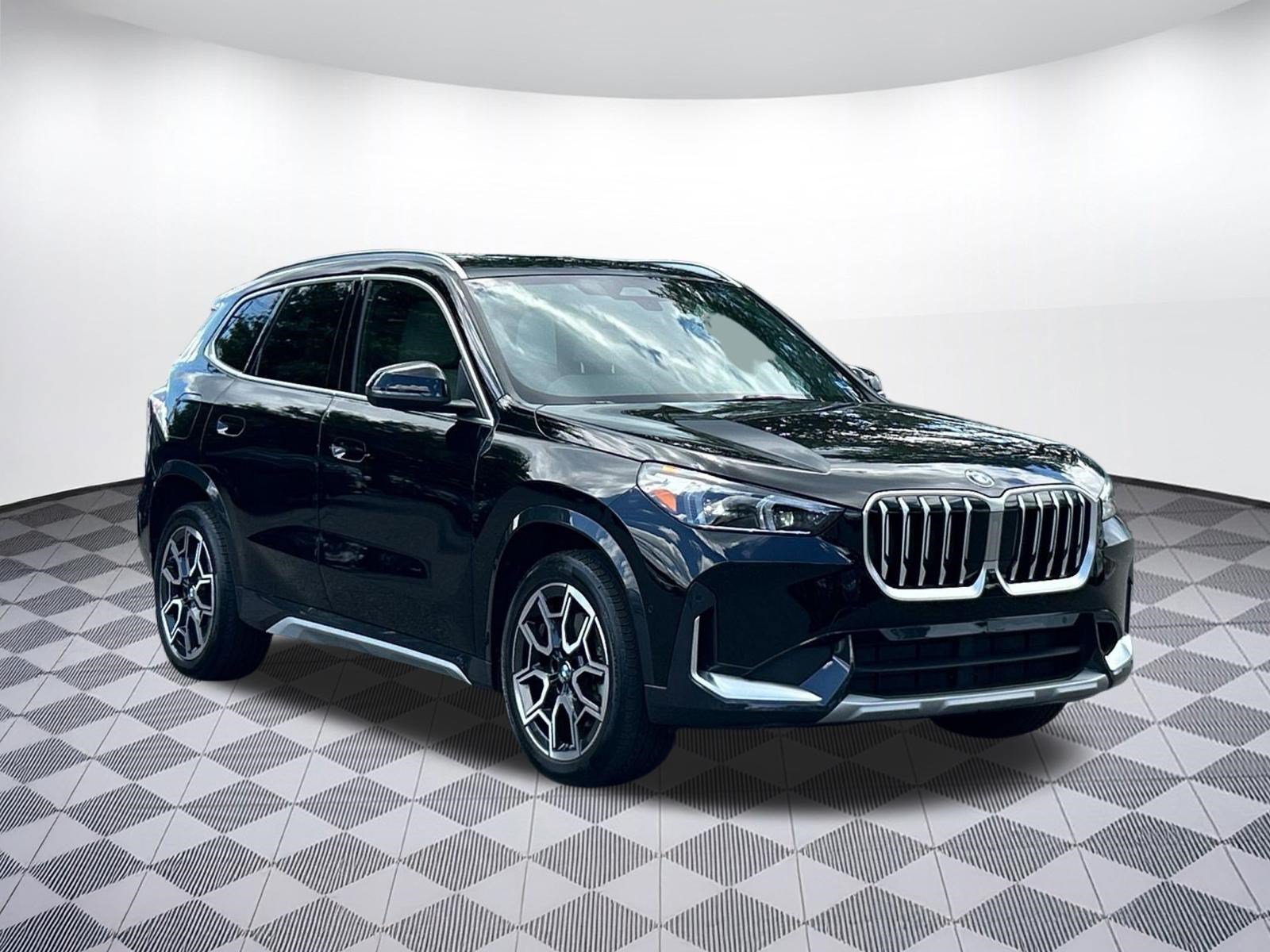 Used 2025 BMW X1 xDrive28i w/ Premium Package AWD/4WD image 7