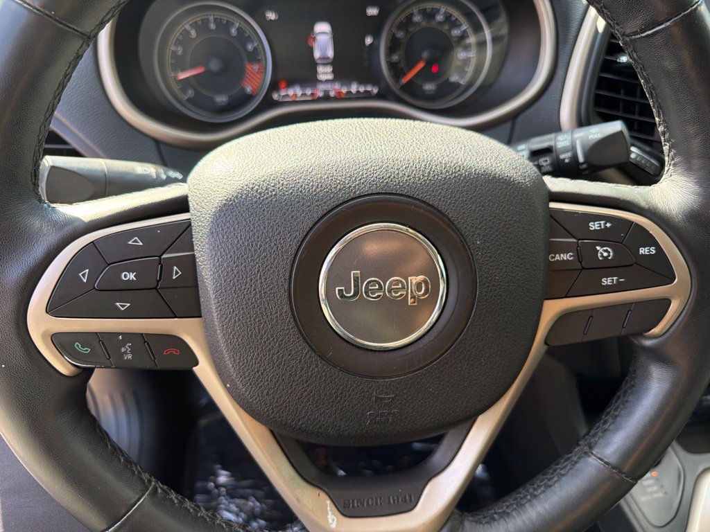 Used 2015 Jeep Cherokee Limited AWD/4WD image 16