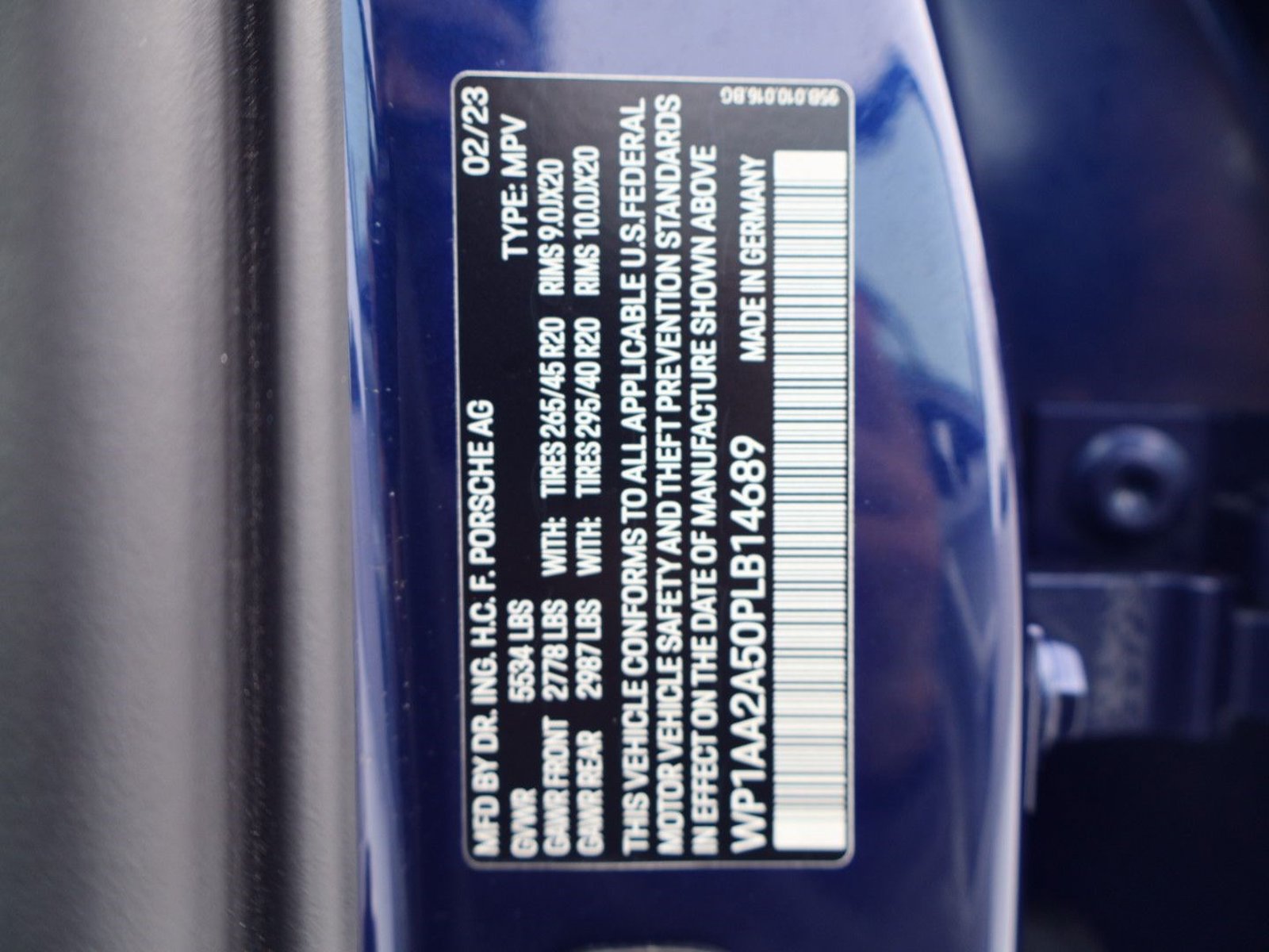 Certified 2023 Porsche Macan Turbo AWD/4WD image 28