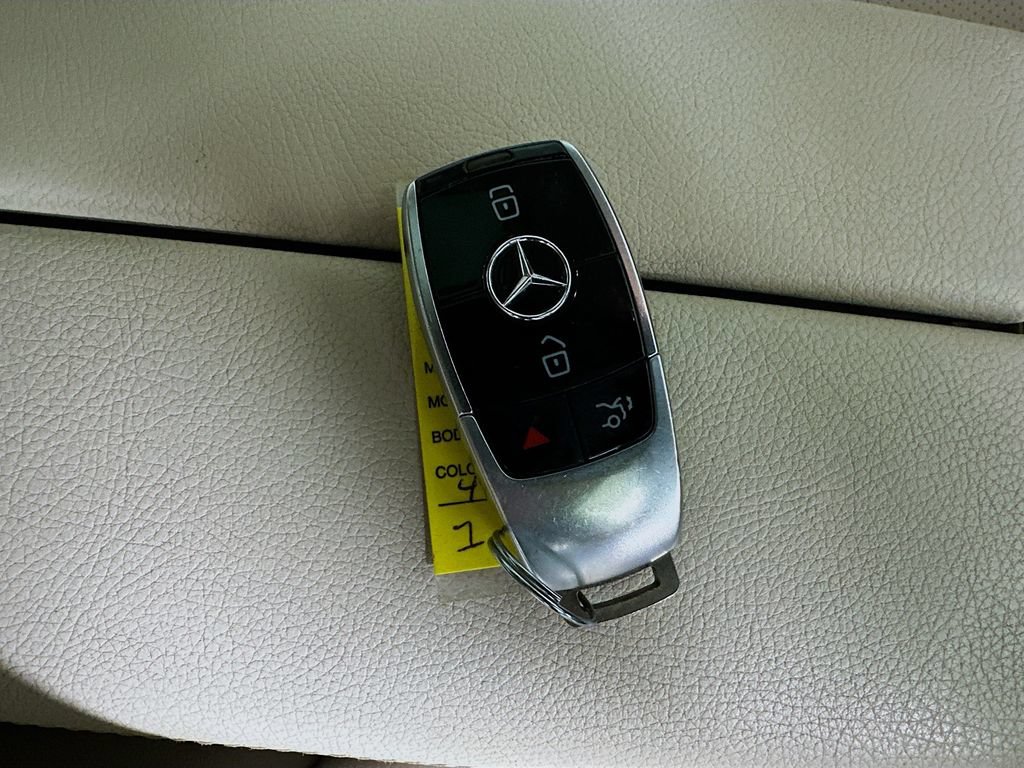Used 2018 Mercedes-Benz E 300 image 38