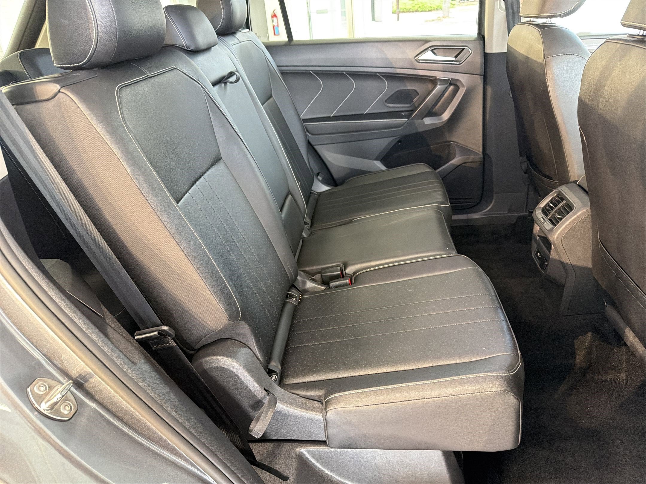 Used 2023 Volkswagen Tiguan SE FWD image 27